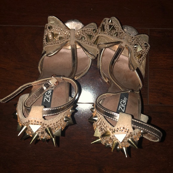 Pink And gold Studded heels - Picture 6 of 6